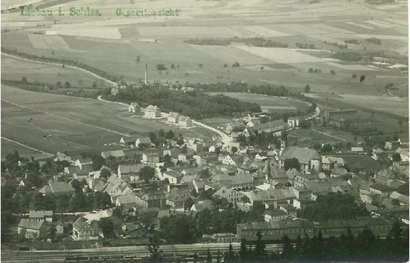 Foto: Liebau in Schesien - Blick von Heiligenberg (Bron: Lucas Bruijn).